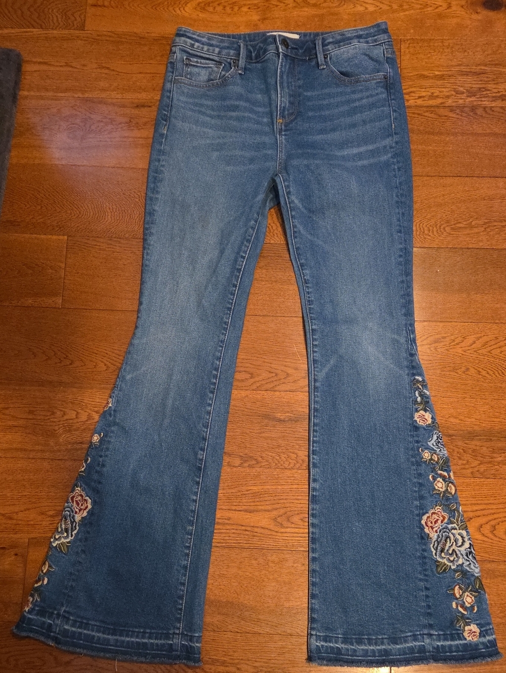 DRIFTWOOD Farrah Floral Embroidery Flare Jeans 28